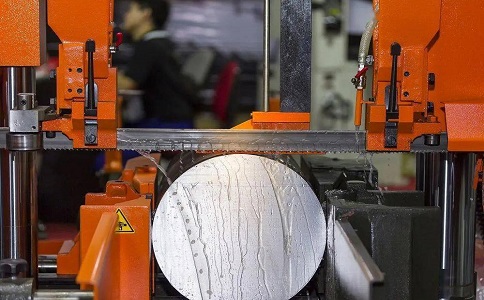 船山立式金属带锯床切削出现跑带故障解决方法！